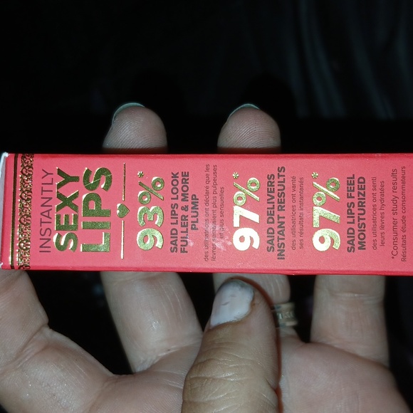 3/$30 NIB Too Faced Lip Injection Extreme Lip Plumper - Strawberry Kiss - Picture 7 of 7